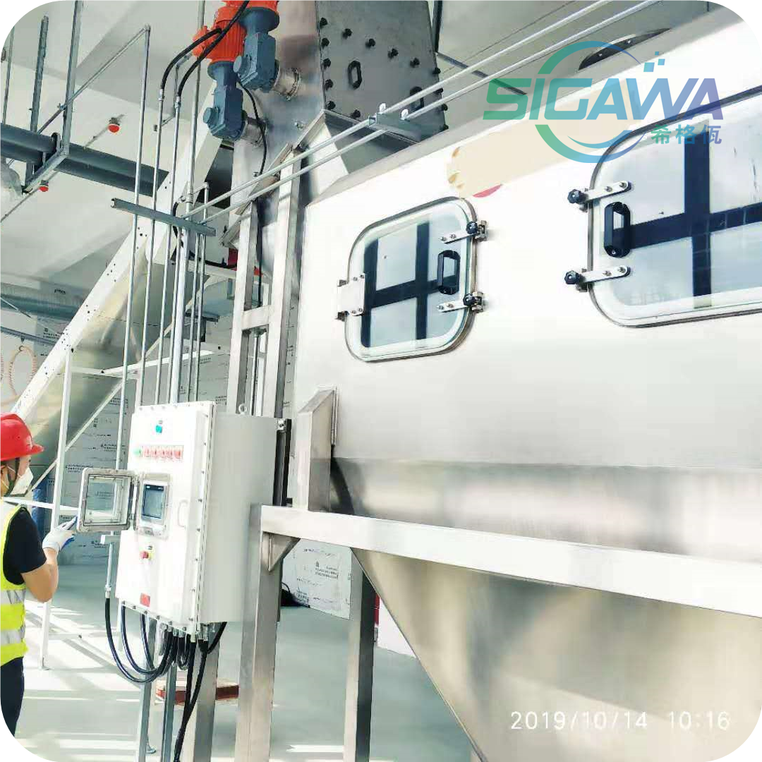全自動拆包機深得生產(chǎn)企業(yè)歡迎的原因是什么？